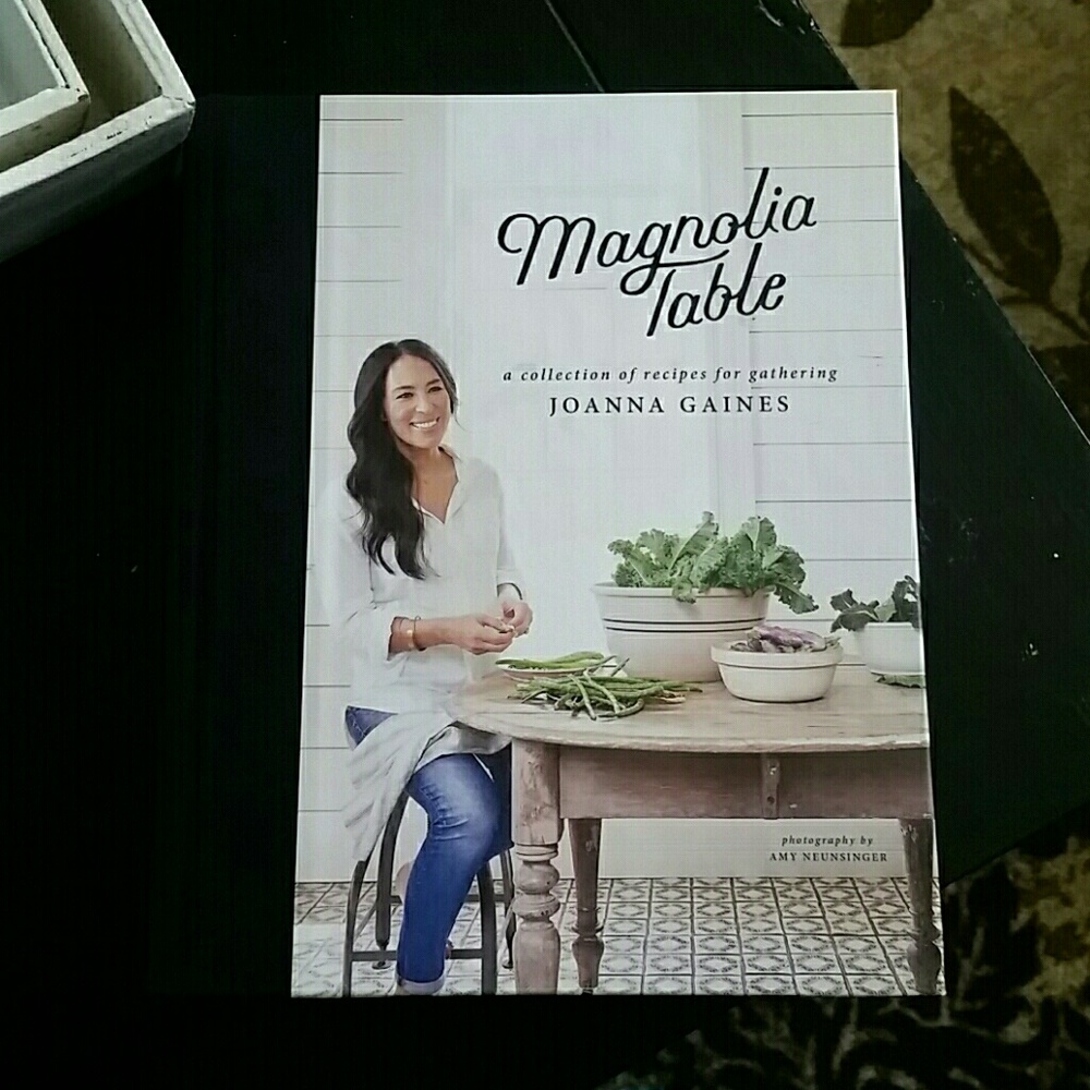 Magnolia Table: Joanna Gaines Cookbook